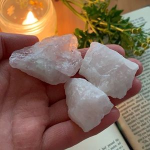 Raw Rose Quartz Gemstone bundle of 3
Stones / Rose Quartz / Unpolished
Gemstone
